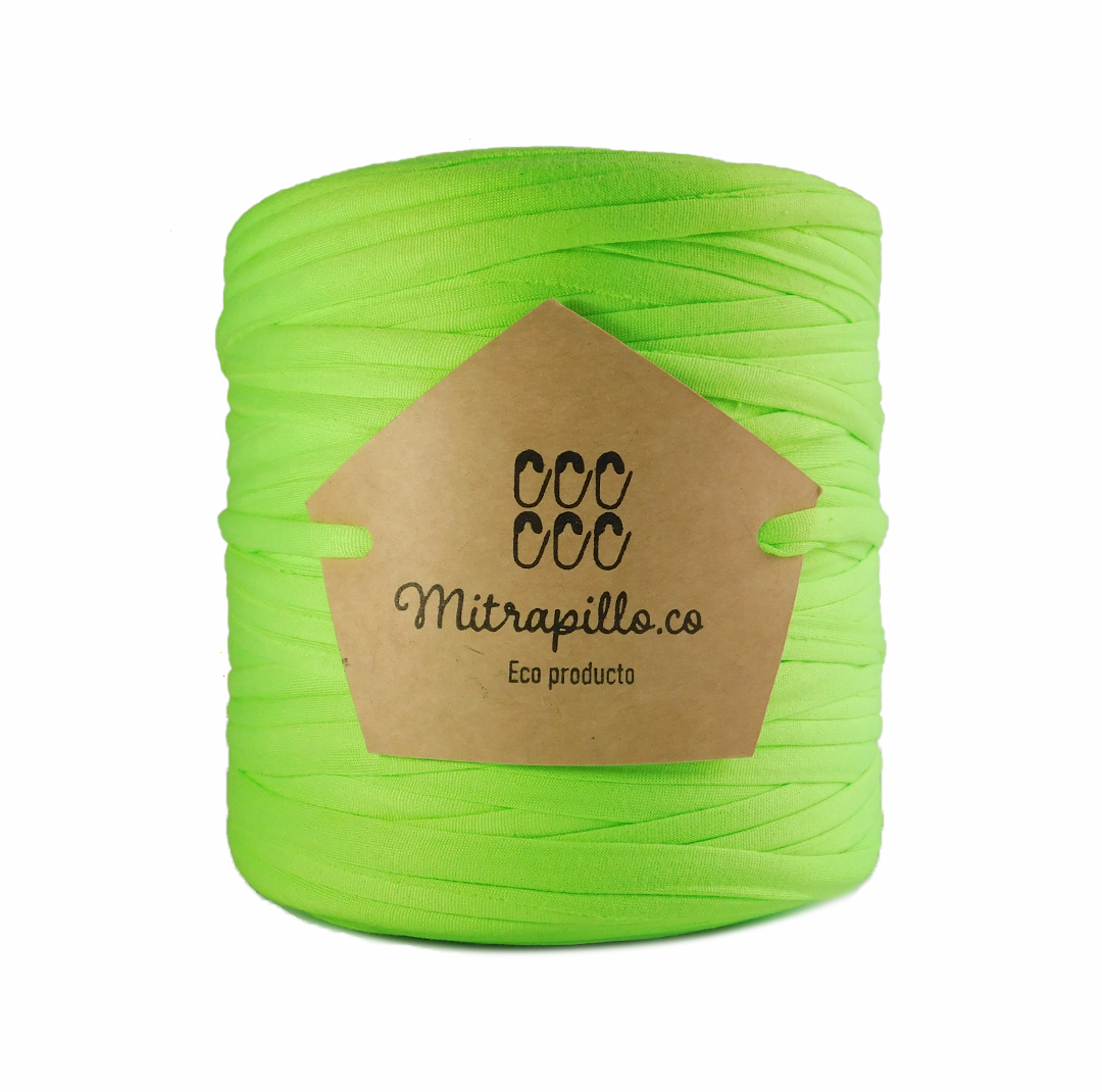 Trapillo pluma verde fluorescente