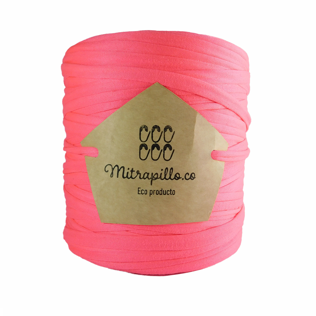 Trapillo pluma rosado neón mate