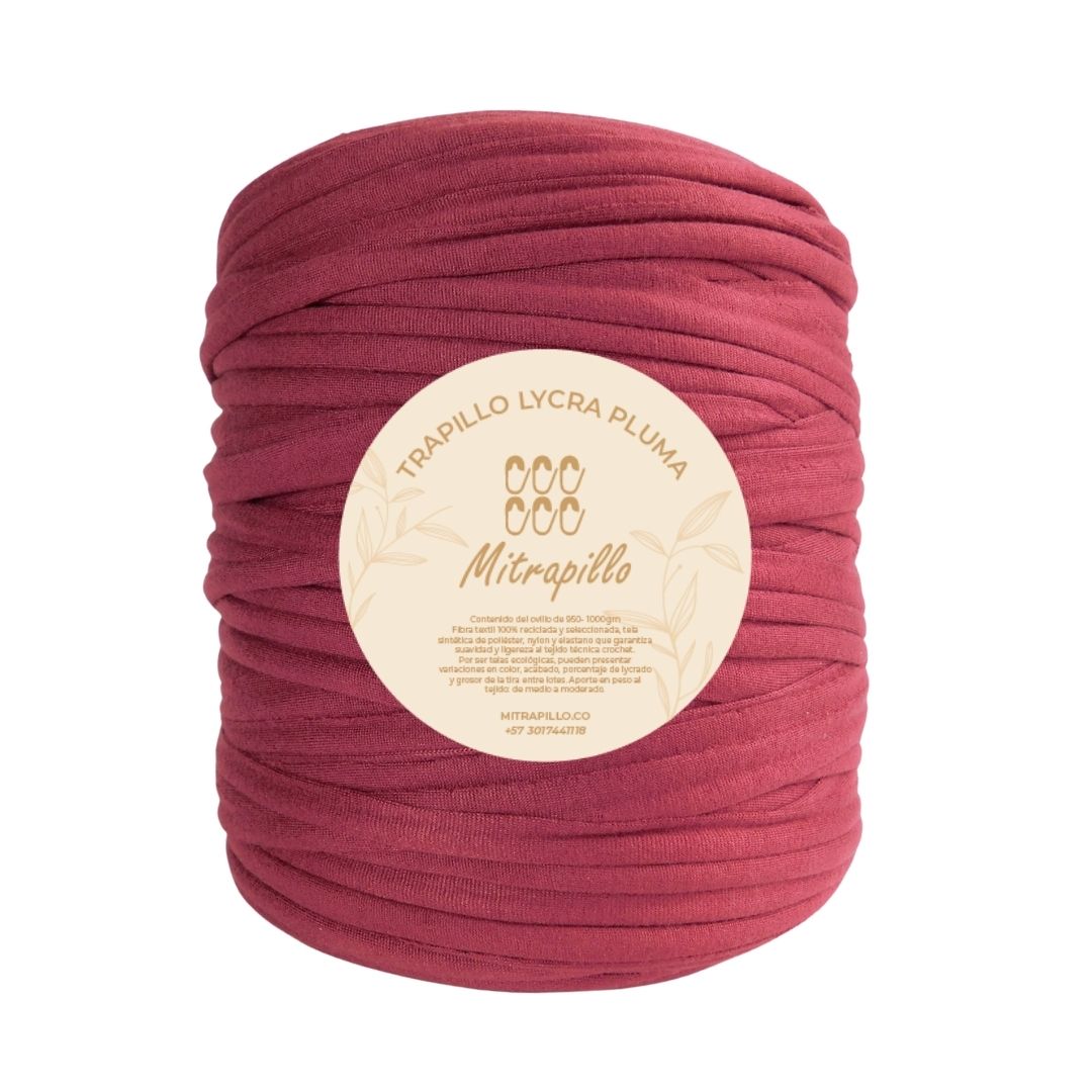 Trapillo pluma rojo vino